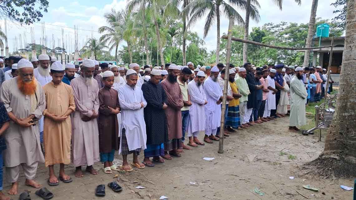 বিমান বিধ্বস্ত: গ্রামের বাড়িতে শেষ বিদায় ফাতেমার